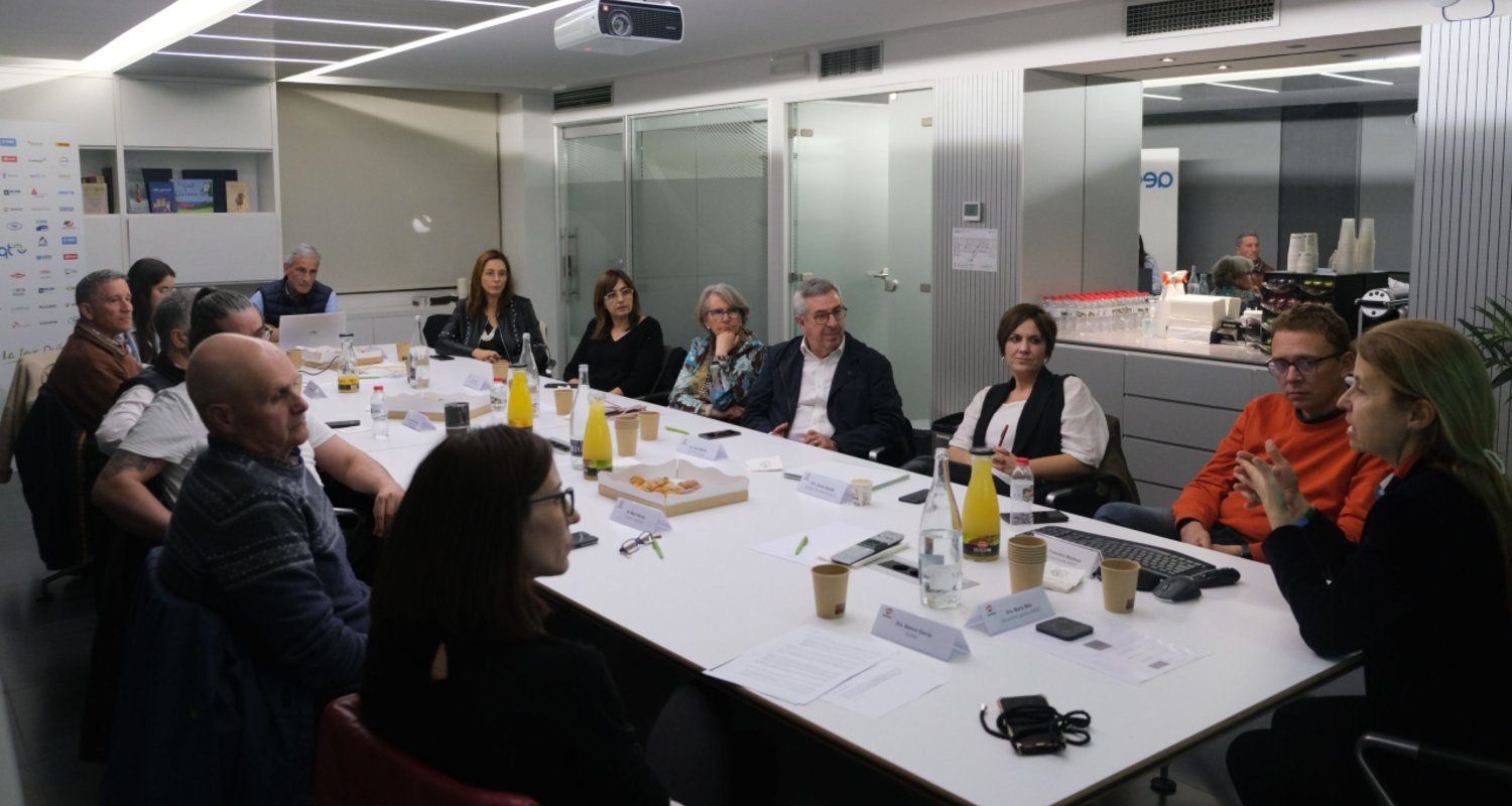 Reunión panel público asesor